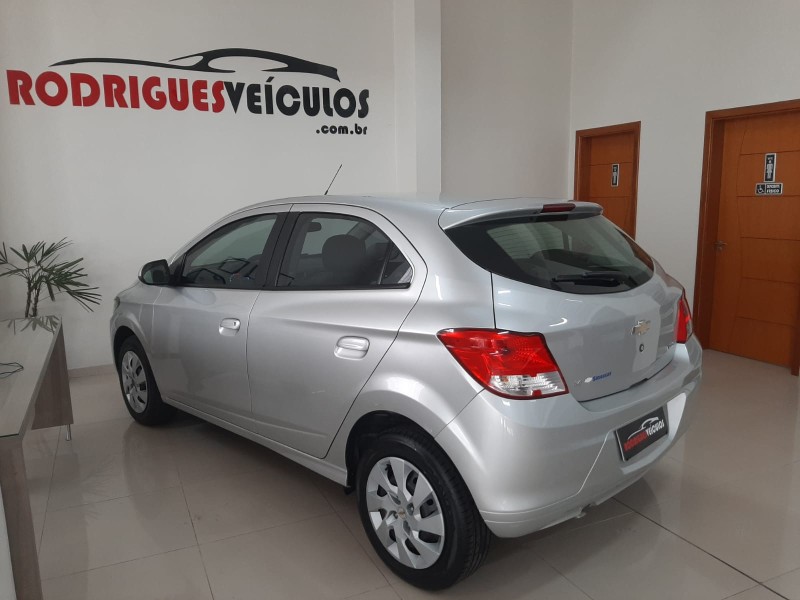 ONIX 1.4 MPFI LT 8V FLEX 4P MANUAL - 2016 - CAXIAS DO SUL
