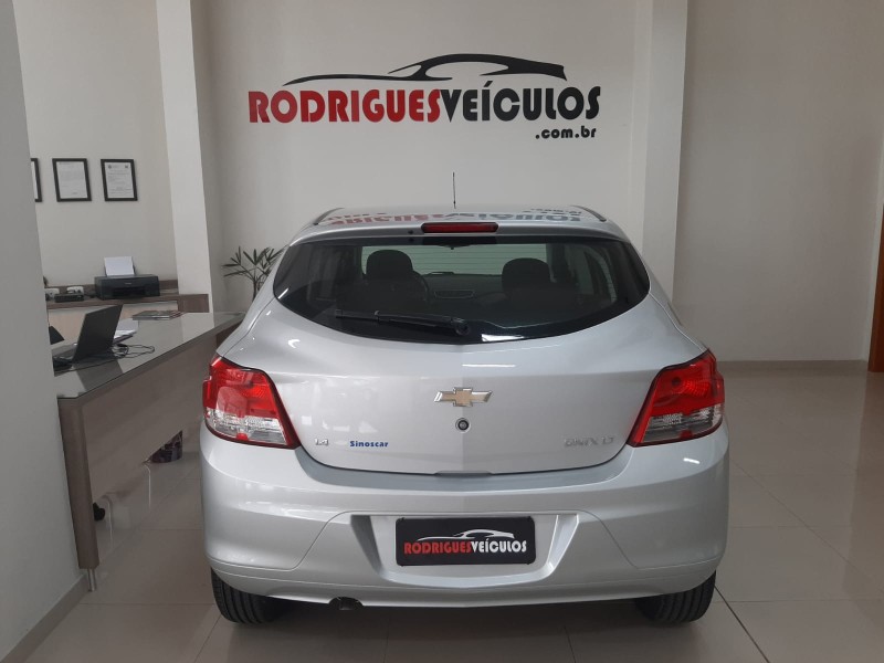 ONIX 1.4 MPFI LT 8V FLEX 4P MANUAL - 2016 - CAXIAS DO SUL