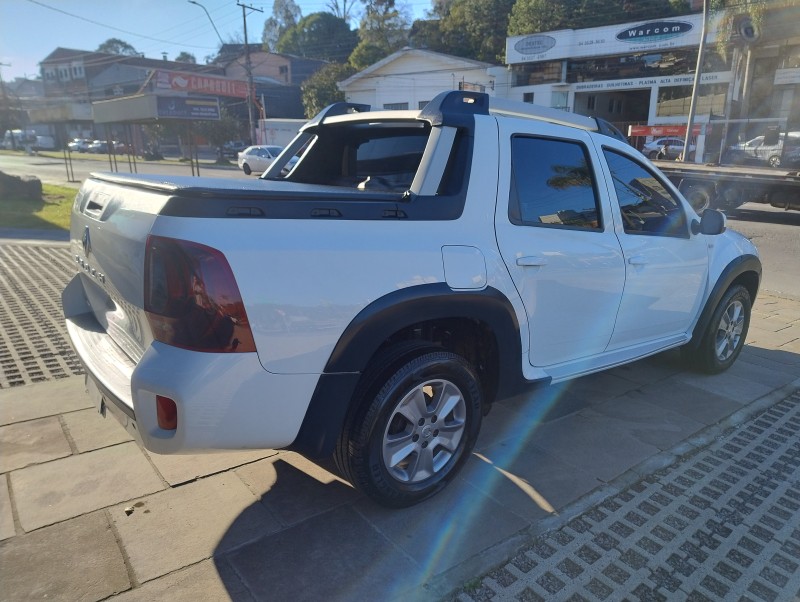 DUSTER OROCH 2.0 16V FLEX DYNAMIQUE AT 4P AUTOMÁTICO - 2017 - CAXIAS DO SUL
