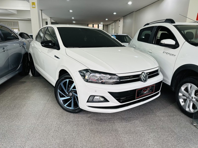 POLO 1.0	200 TSI HIGHLINE AUTOMÁTICO  - 2020 - CAXIAS DO SUL
