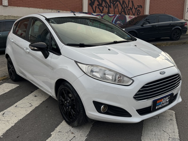 fiesta 1.6 se hatch 16v flex 4p manual 2014 caxias do sul