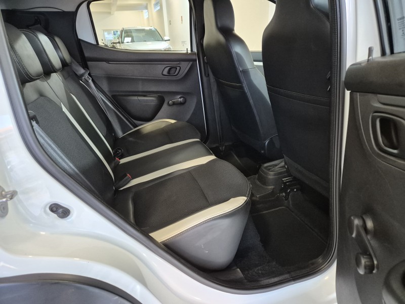 KWID 1.0 12V SCE FLEX INTENSE MANUAL - 2018 - BENTO GONçALVES