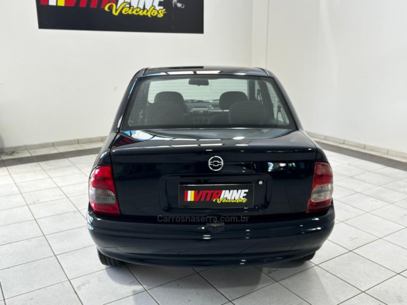 CORSA 1.6 MPFI GLS SEDAN 8V GASOLINA 4P MANUAL - 2005 - CAXIAS DO SUL