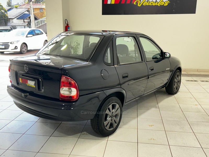 CORSA 1.6 MPFI GLS SEDAN 8V GASOLINA 4P MANUAL - 2005 - CAXIAS DO SUL
