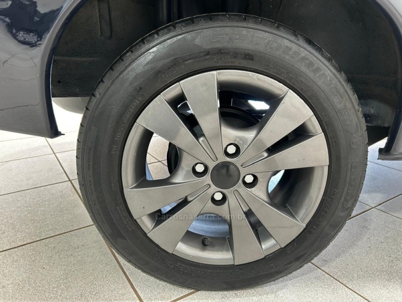 CORSA 1.6 MPFI GLS SEDAN 8V GASOLINA 4P MANUAL - 2005 - CAXIAS DO SUL