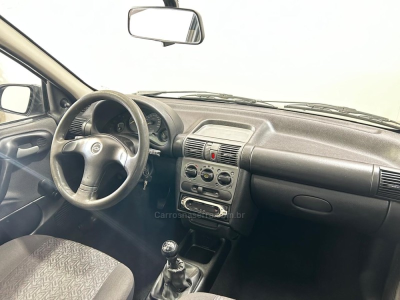 CORSA 1.6 MPFI GLS SEDAN 8V GASOLINA 4P MANUAL - 2005 - CAXIAS DO SUL