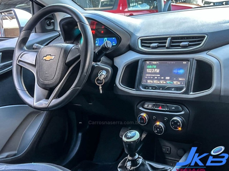ONIX 1.0 LT 12V FLEX 4P MANUAL - 2015 - NOVO HAMBURGO
