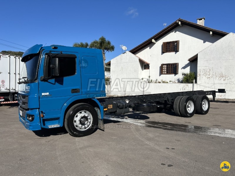 ATEGO 2426 6X2 - 2012 - GARIBALDI