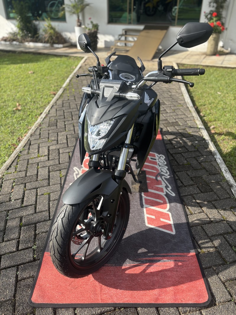 CB 300F TWISTER CBS - 2025 - FELIZ
