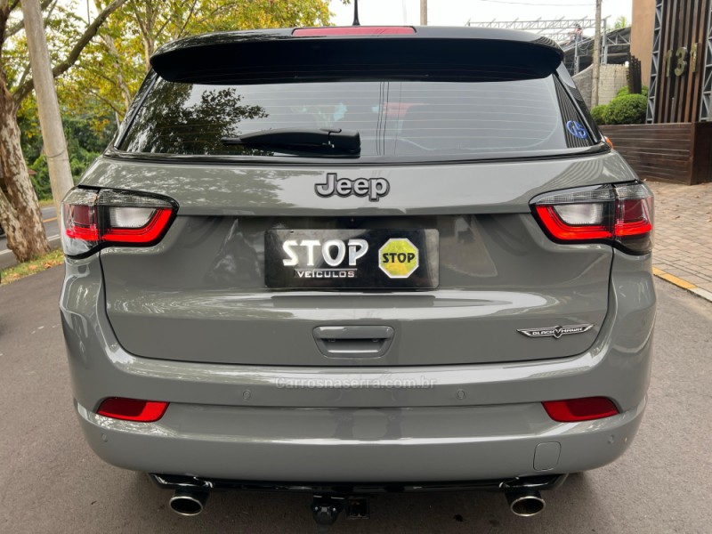 COMPASS 2.0 BLACKHAWK 4 TURBO GASOLINA 4P AUTOMÁTICO - 2025 - DOIS IRMãOS