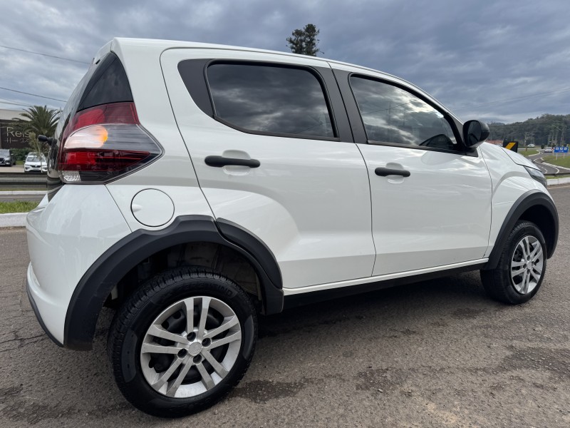 MOBI 1.0 8V EVO FLEX LIKE. MANUAL - 2023 - DOIS IRMãOS