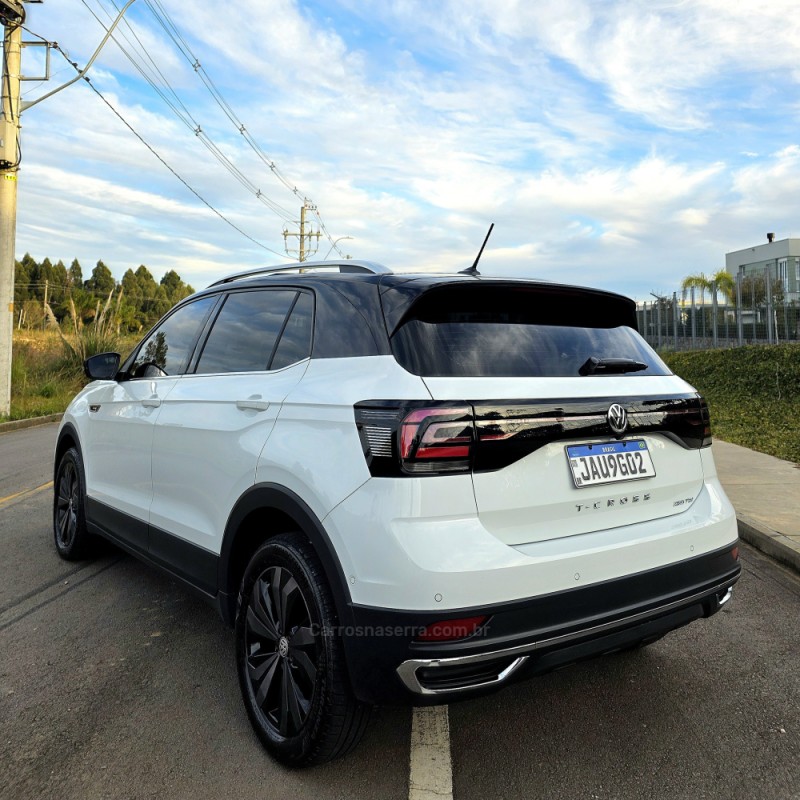 T-CROSS 1.4 HIGHLINE TSI 16V FLEX 4P AUTOMÁTICO - 2021 - CAXIAS DO SUL