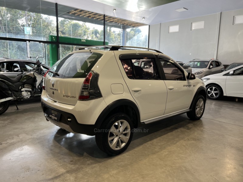 SANDERO 1.6 STEPWAY 8V FLEX 4P MANUAL - 2014 - CAXIAS DO SUL