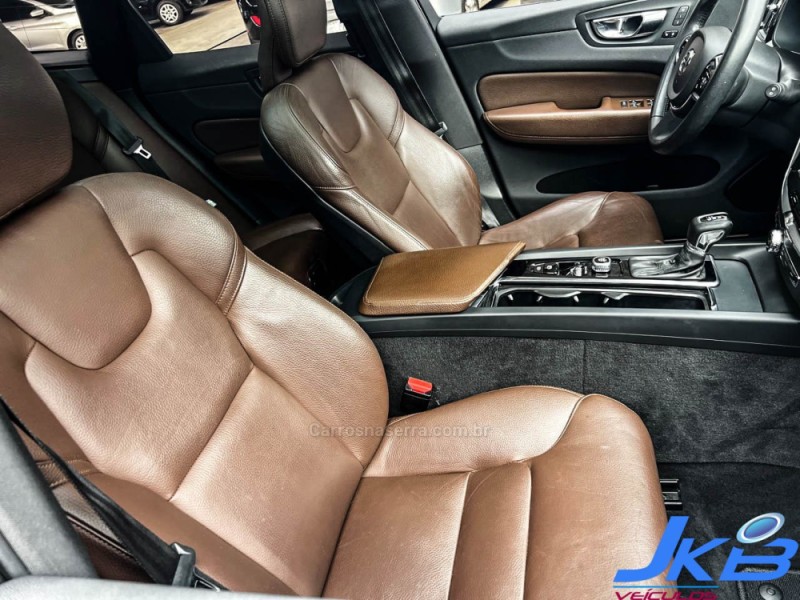 XC60 2.0 T5 MOMENTUM GASOLINA 4P AUTOMÁTICO - 2019 - NOVO HAMBURGO