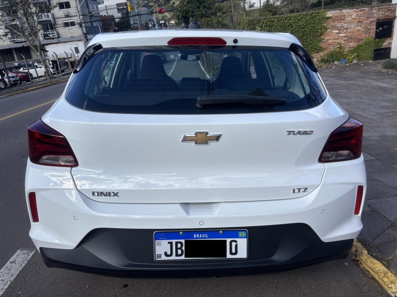 ONIX 1.0 LTZ 12V TURBO FLEX 4P AUTOMÁTICO - 2022 - FARROUPILHA