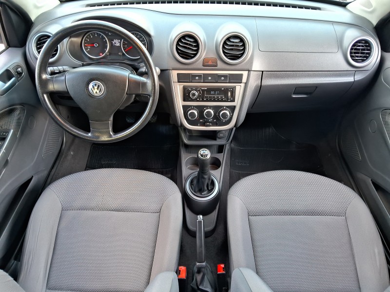 VOYAGE 1.0 MI 8V FLEX 4P MANUAL - 2011 - SãO SEBASTIãO DO CAí