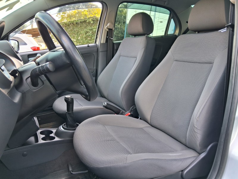 VOYAGE 1.0 MI 8V FLEX 4P MANUAL - 2011 - SãO SEBASTIãO DO CAí