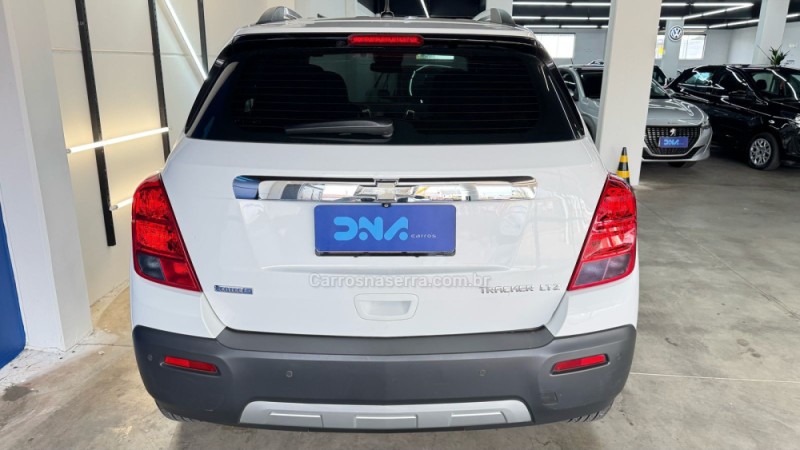 TRACKER 1.8 MPFI LTZ 4X2 16V FLEX 4P AUTOMÁTICO - 2015 - LAJEADO