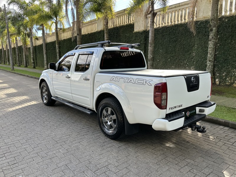 FRONTIER 2.5 SV ATTACK 4X4 CD TURBO ELETRONIC DIESEL 4P AUTOMÁTICO - 2016 - CAXIAS DO SUL