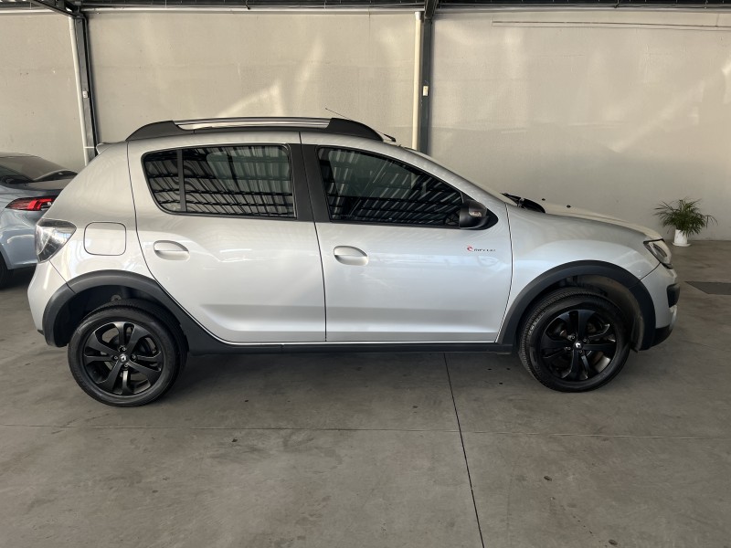 SANDERO 1.6 STEPWAY RIP CURL 8V FLEX 4P MANUAL - 2016 - CAXIAS DO SUL
