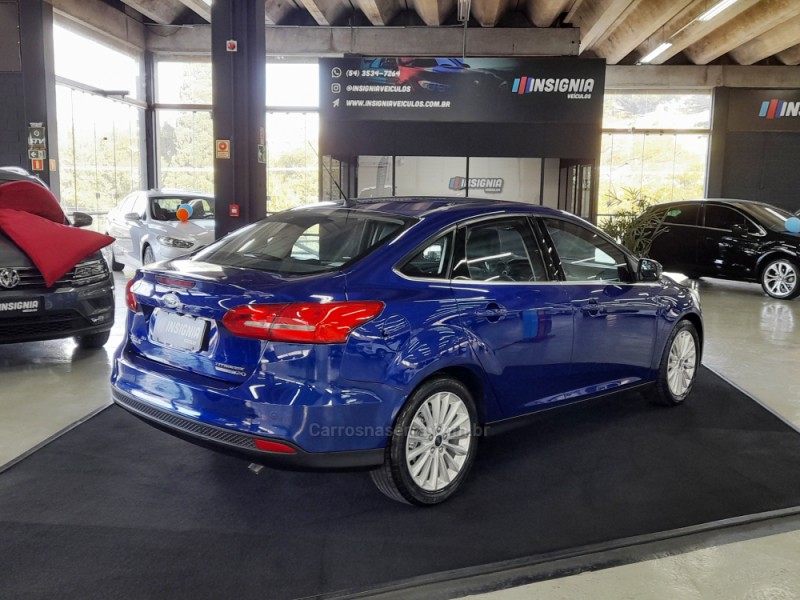 FOCUS 2.0 TITANIUM FASTBACK 16V FLEX 4P AUTOMÁTICO - 2016 - CAXIAS DO SUL