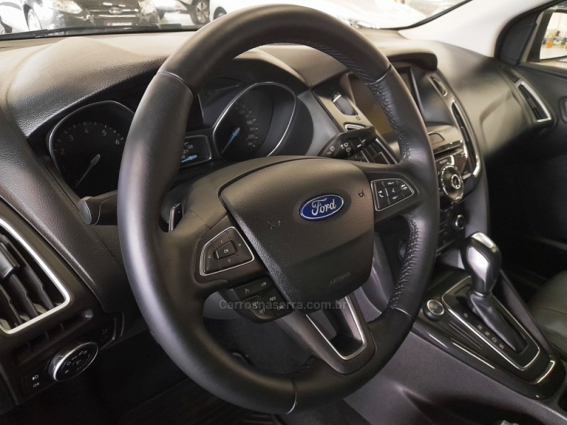 FOCUS 2.0 TITANIUM FASTBACK 16V FLEX 4P AUTOMÁTICO - 2016 - CAXIAS DO SUL
