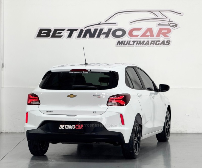 ONIX 1.0 LT 12V TURBO FLEX 4P MANUAL - 2023 - ESTâNCIA VELHA