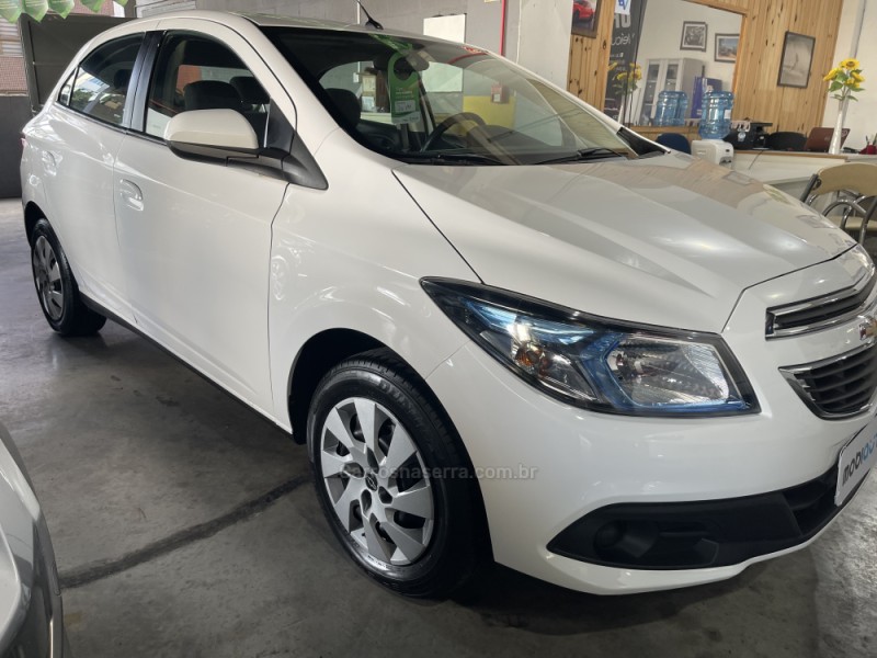 ONIX 1.4 MPFI LT 8V FLEX 4P MANUAL - 2015 - BENTO GONçALVES
