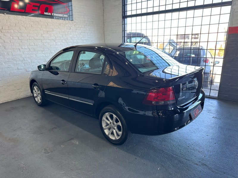VOYAGE 1.6 MI COMFORTLINE 8V FLEX 4P MANUAL - 2011 - CAXIAS DO SUL