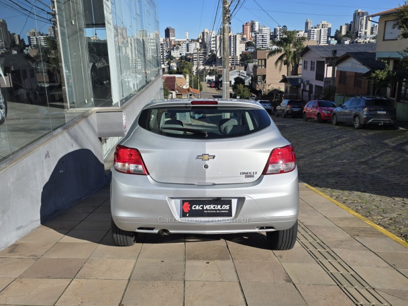 ONIX 1.0 MPFI LT 8V FLEX 4P MANUAL - 2015 - BENTO GONçALVES