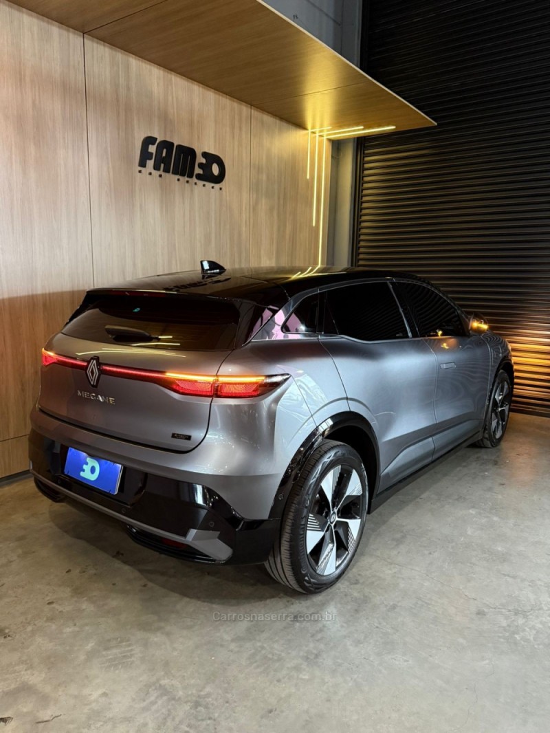 MÉGANE E-TECH ELÉTRICO 4P AUTOMÁTICO - 2024 - LAJEADO
