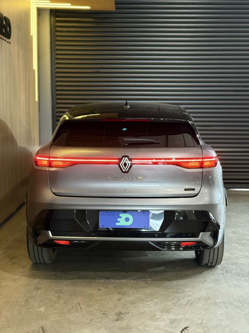 MÉGANE E-TECH ELÉTRICO 4P AUTOMÁTICO - 2024 - LAJEADO