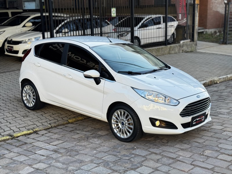 FIESTA 1.6 TITANIUM PLUS HATCH 16V FLEX 4P AUTOMÁTICO - 2017 - CAXIAS DO SUL