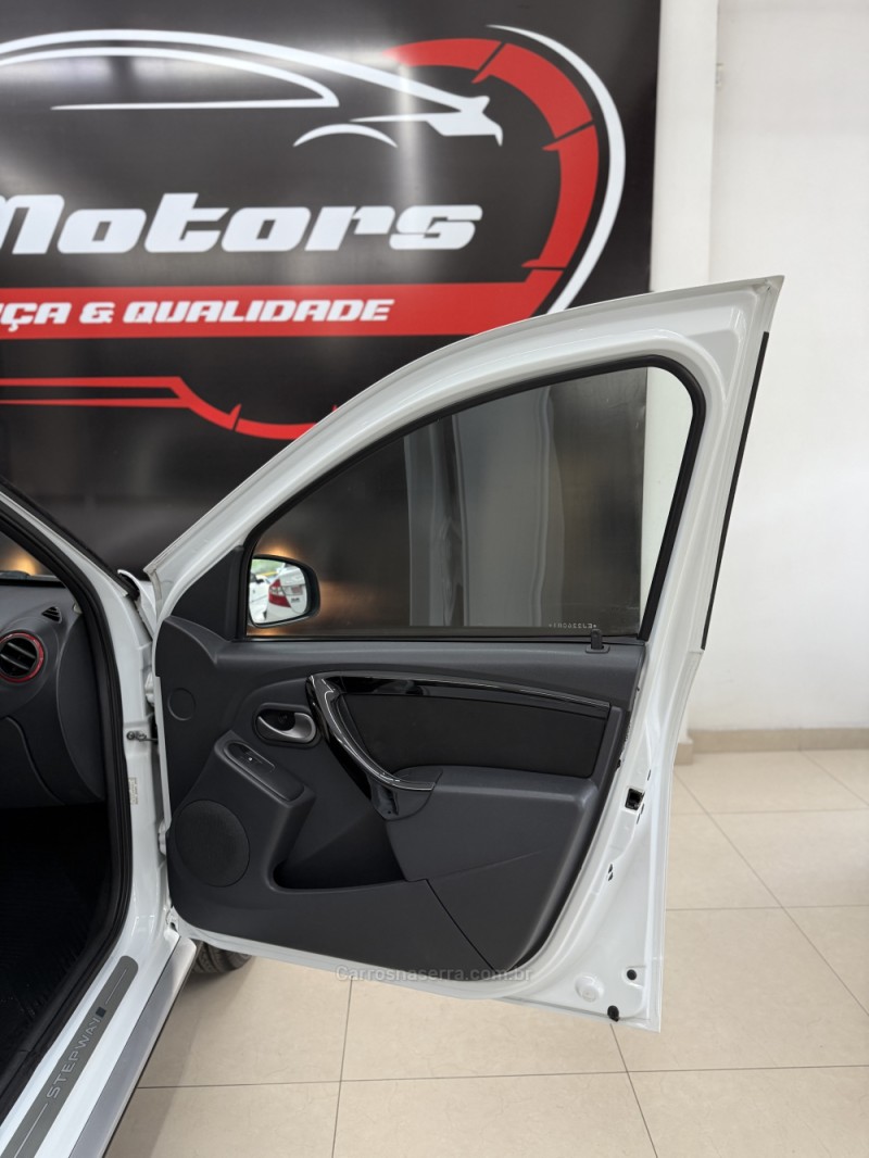SANDERO 1.6 STEPWAY 16V FLEX 4P MANUAL - 2014 - FARROUPILHA