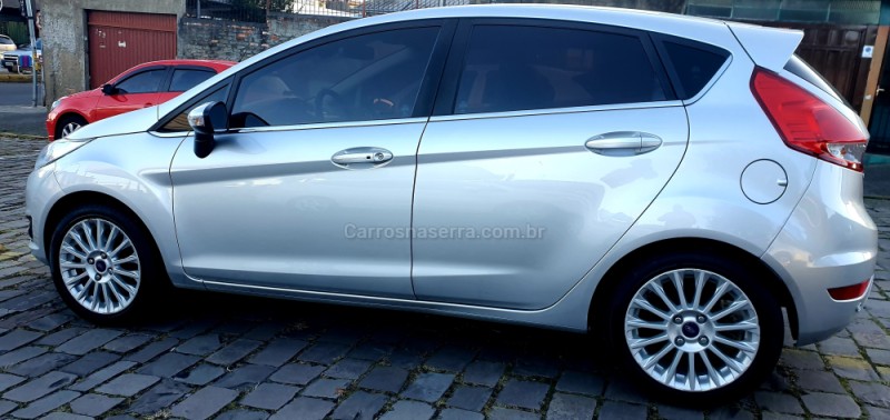 FIESTA 1.6 TITANIUM HATCH 16V FLEX 4P AUTOMÁTICO - 2017 - CAXIAS DO SUL