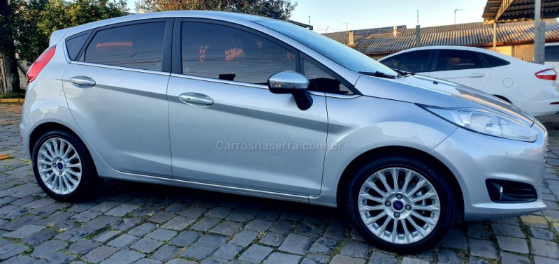 fiesta 1.6 titanium hatch 16v flex 4p automatico 2017 caxias do sul