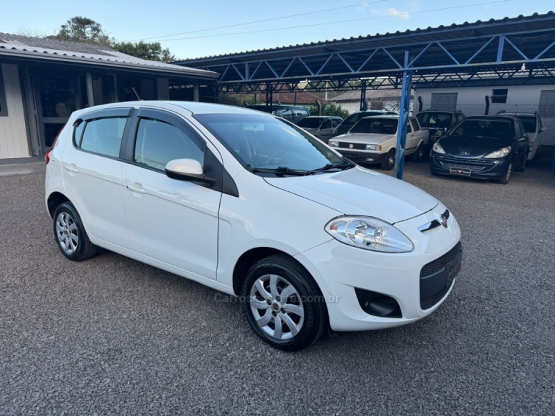 PALIO 1.4 EVO ATTRACTIVE ITALIA 8V FLEX 5P MANUAL - 2014 - IGREJINHA