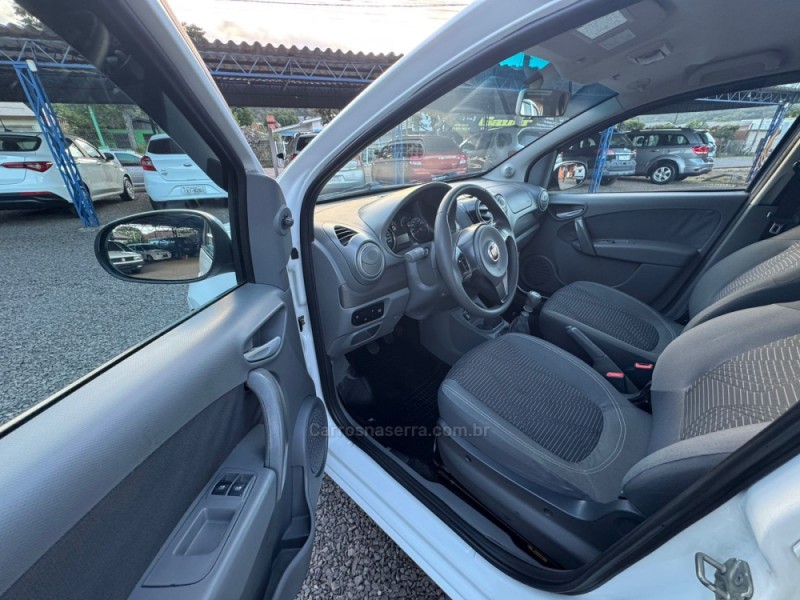 PALIO 1.4 EVO ATTRACTIVE ITALIA 8V FLEX 5P MANUAL - 2014 - IGREJINHA