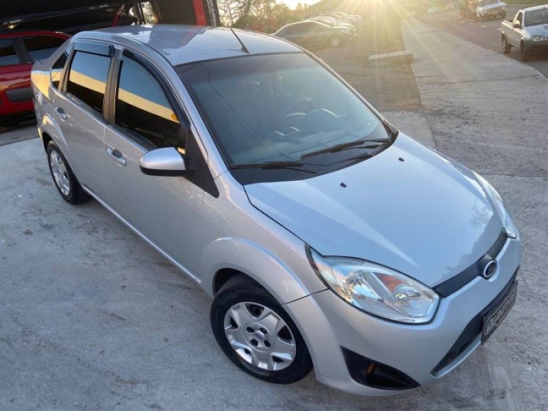 fiesta 1.6 mpi class sedan 8v flex 4p manual 2013 caxias do sul