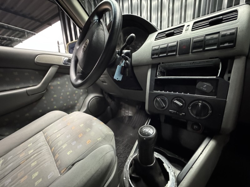 GOL 1.8 MI POWER 8V FLEX 4P MANUAL G.III - 2002 - CAXIAS DO SUL
