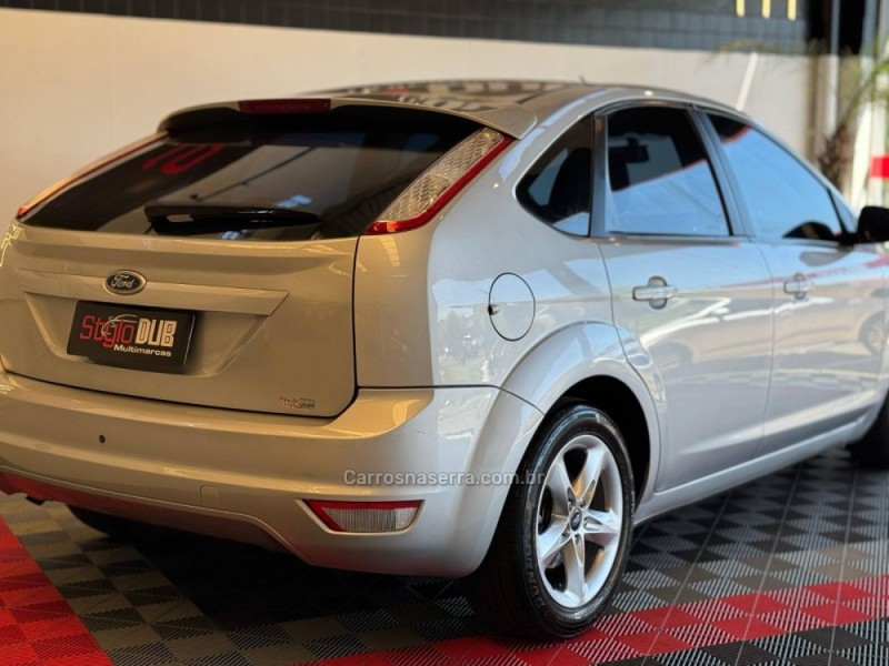 FOCUS 1.6 GLX 8V GASOLINA 4P MANUAL - 2011 - ESTâNCIA VELHA