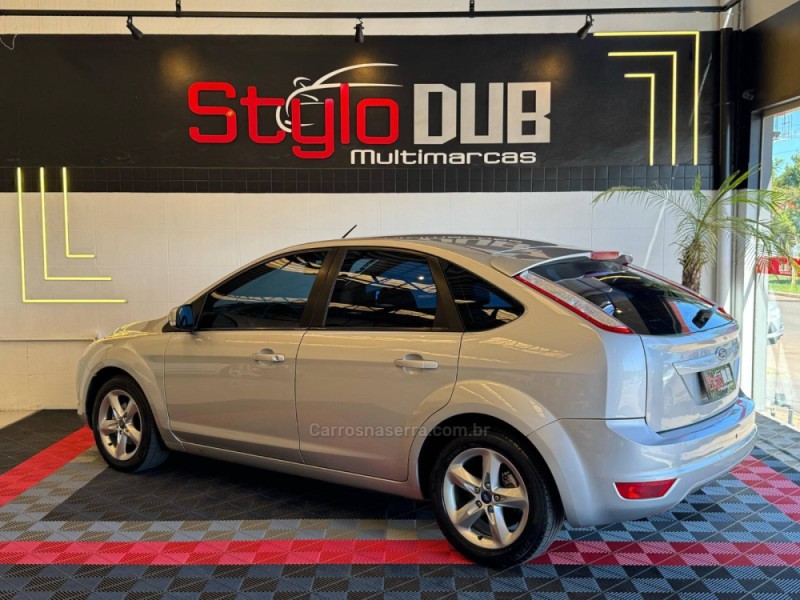 FOCUS 1.6 GLX 8V GASOLINA 4P MANUAL - 2011 - ESTâNCIA VELHA