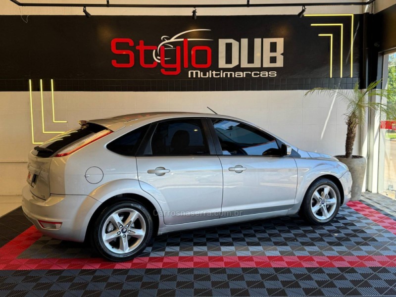 FOCUS 1.6 GLX 8V GASOLINA 4P MANUAL - 2011 - ESTâNCIA VELHA