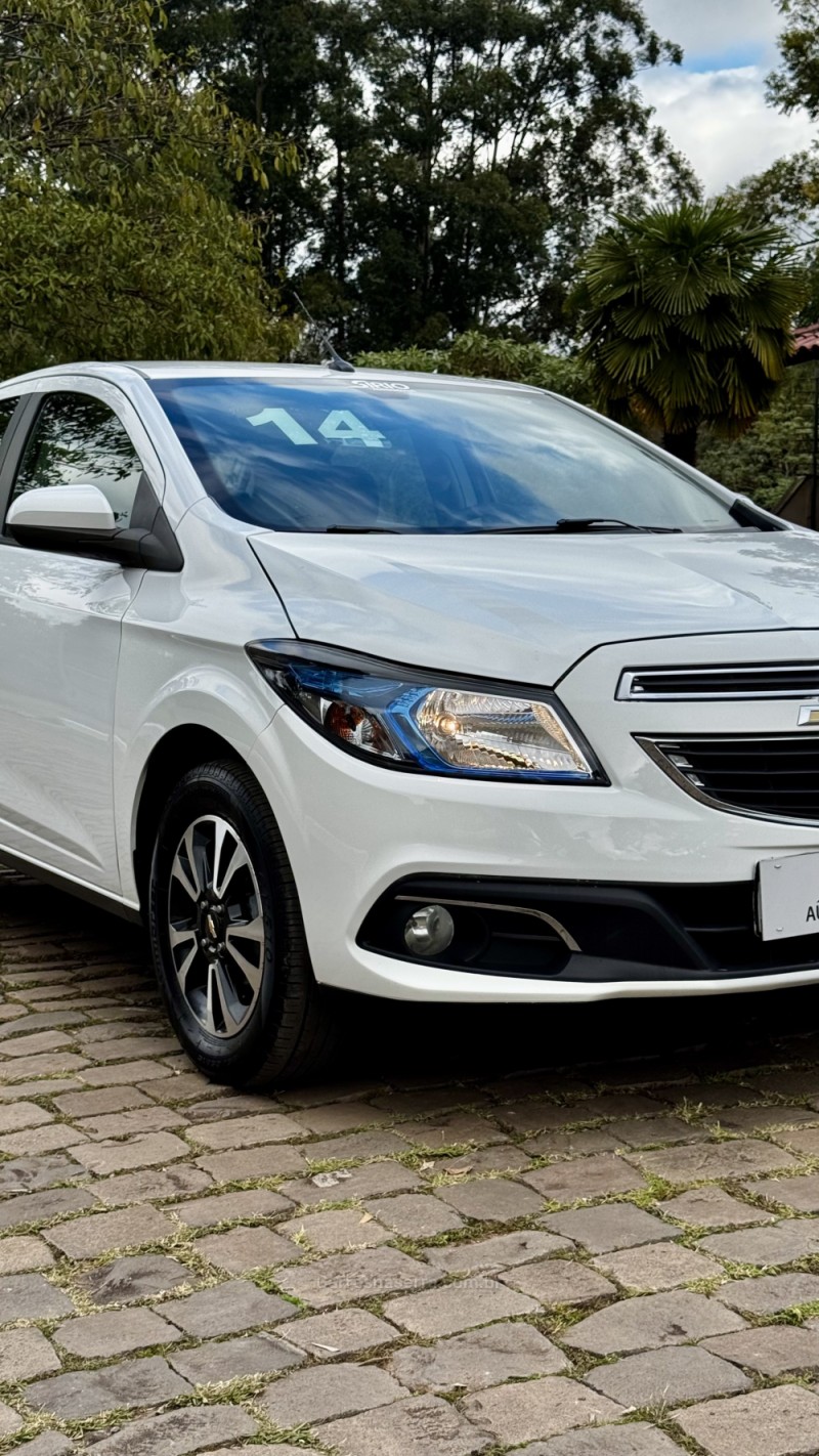 ONIX 1.4 MPFI LTZ 8V FLEX 4P MANUAL - 2014 - LAJEADO