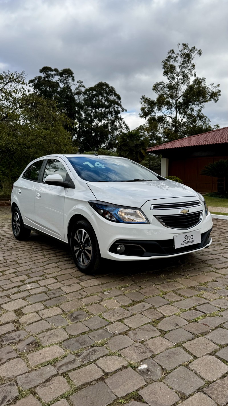 ONIX 1.4 MPFI LTZ 8V FLEX 4P MANUAL - 2014 - LAJEADO