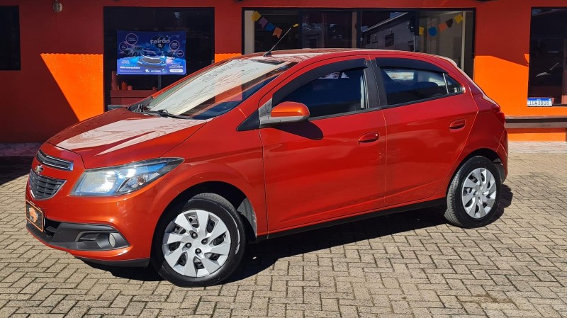 ONIX 1.4 MPFI LT 8V FLEX 4P MANUAL - 2013 - CANELA