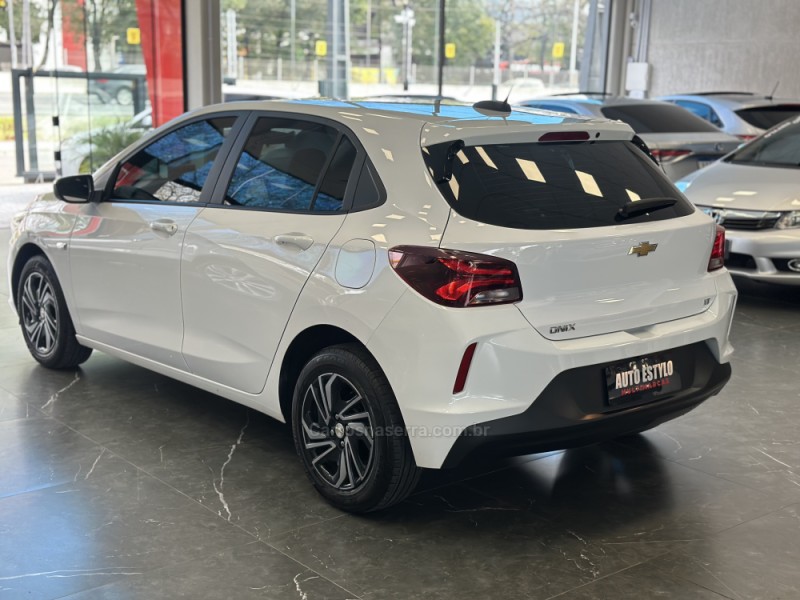 ONIX 1.0 LT 12V FLEX 4P MANUAL - 2024 - ESTâNCIA VELHA