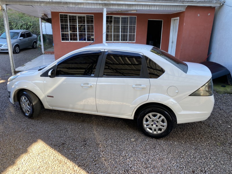 FIESTA 1.6 MPI SEDAN 8V FLEX 4P MANUAL - 2013 - CAXIAS DO SUL