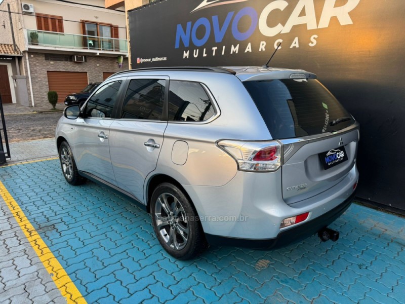 OUTLANDER 3.0 GT 4X4 V6 24V GASOLINA 4P AUTOMÁTICO - 2014 - ESTâNCIA VELHA