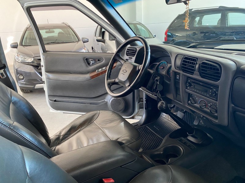 S10 2.4 MPFI EXECUTIVE 4X2 CD 8V FLEX 4P MANUAL - 2011 - LAJEADO